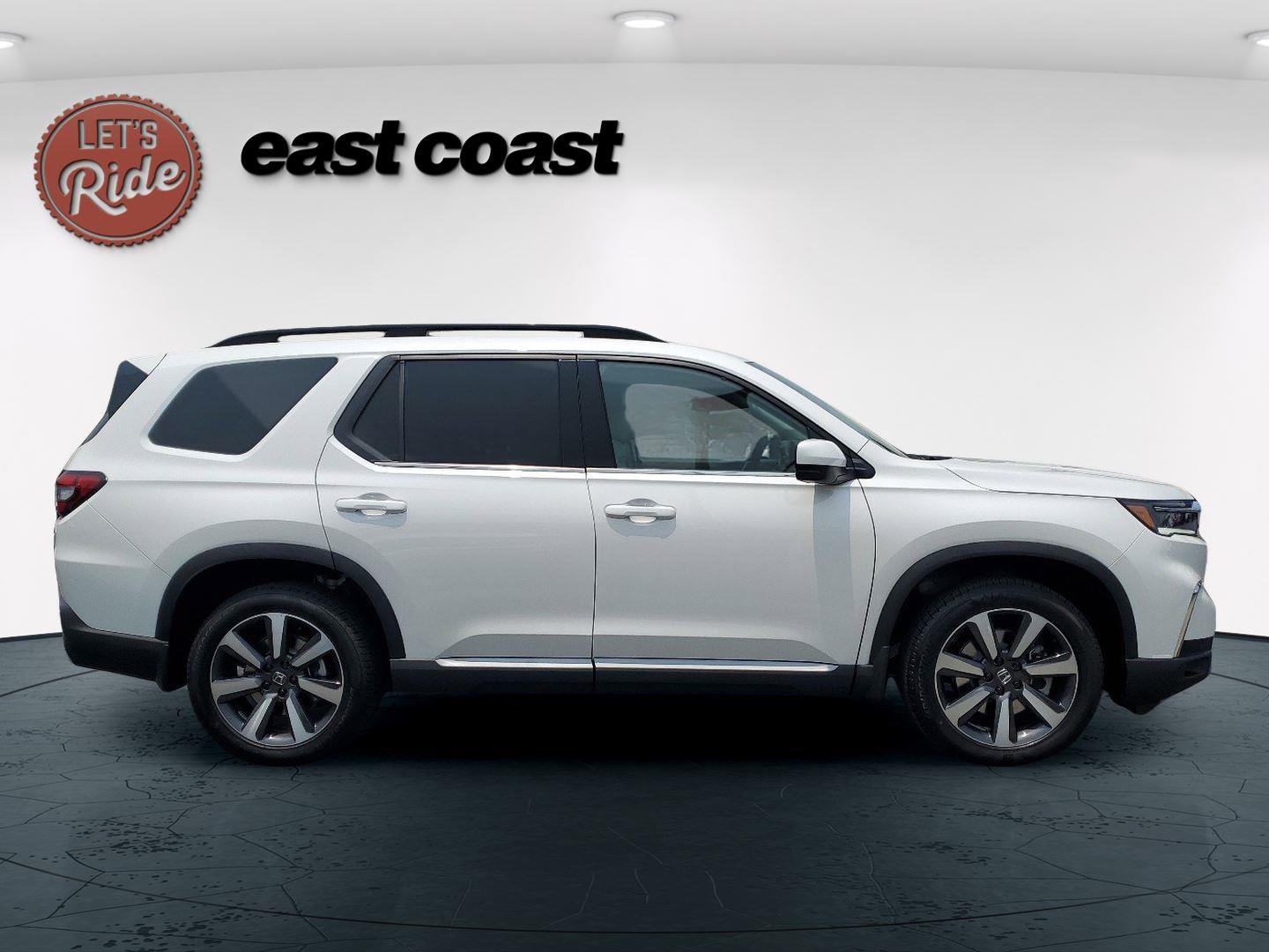 2025 Honda Pilot Touring photo 3