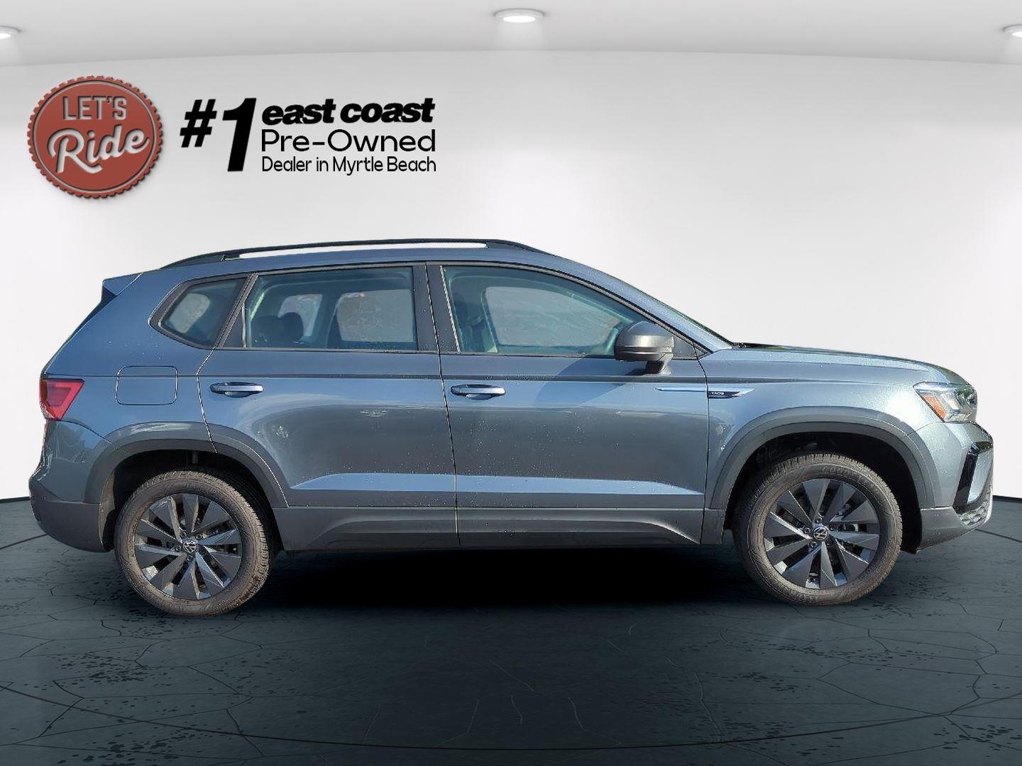 2022 Volkswagen Taos S photo 2
