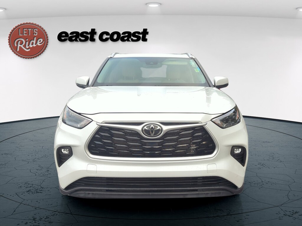 Used 2022 Toyota Highlander XLE SUV
