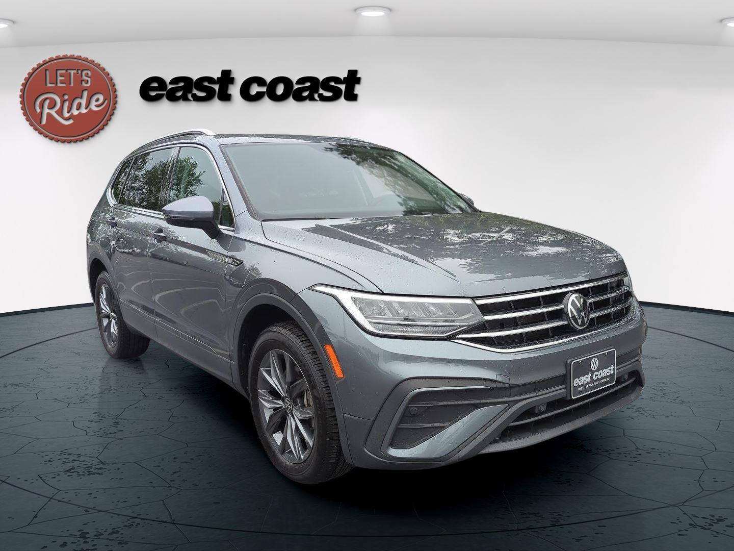 2022 Volkswagen Tiguan SE photo 3