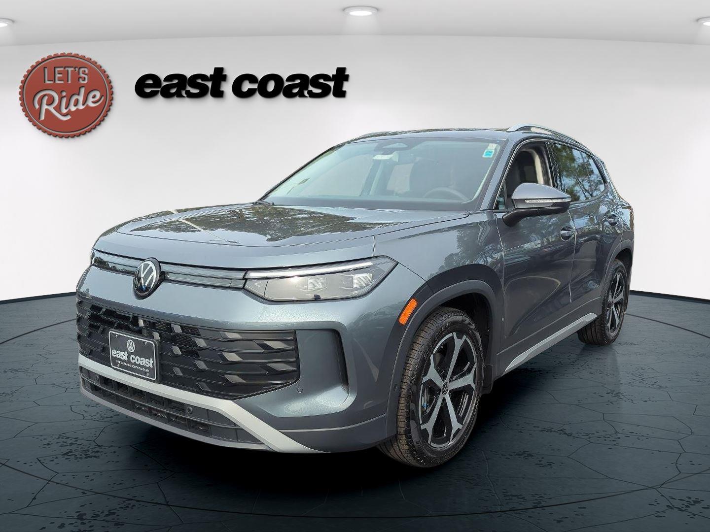 2026 Volkswagen Tiguan SE's photo