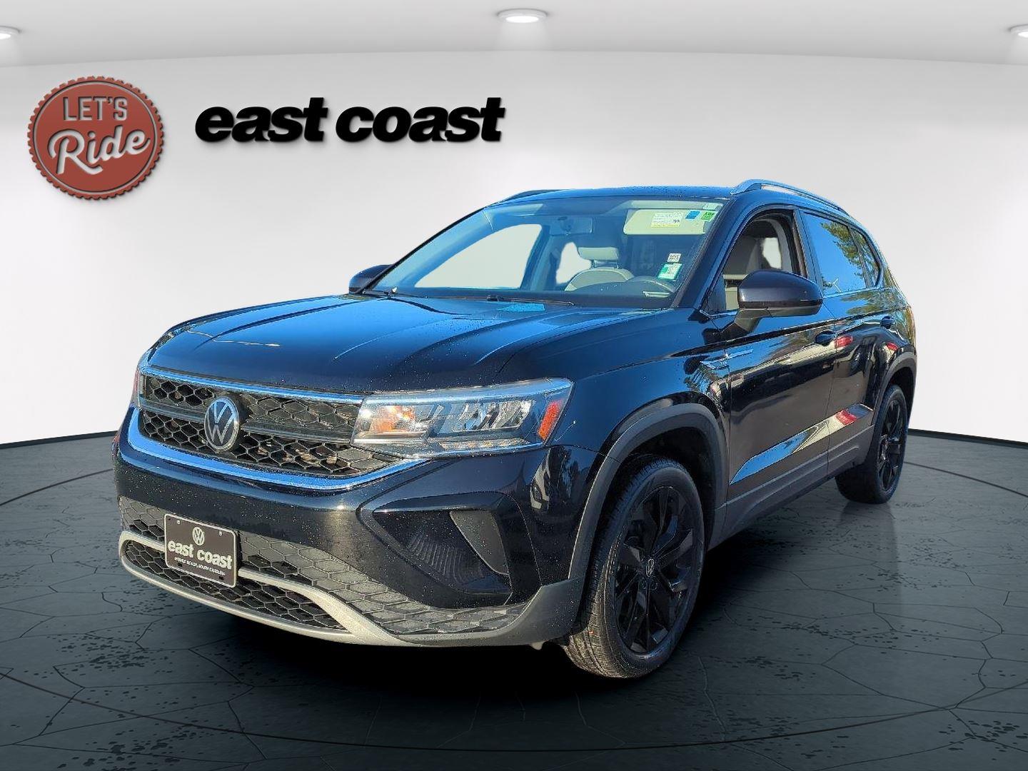 2022 Volkswagen Taos SE's photo