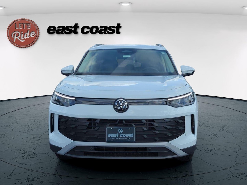 Used 2025 Volkswagen Tiguan SE SUV