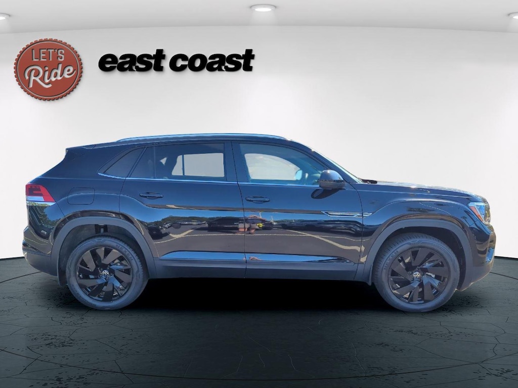 New 2026 Volkswagen Atlas Cross Sport 2.0T SE w/Technology SUV