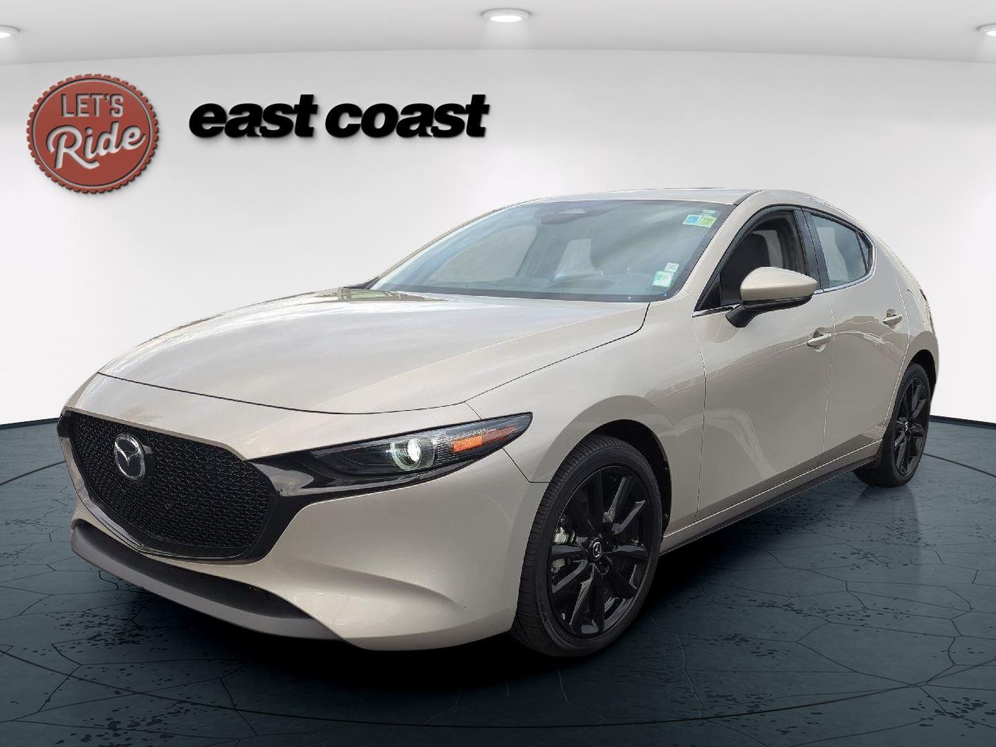 2024 Mazda Mazda3 Premium's photo