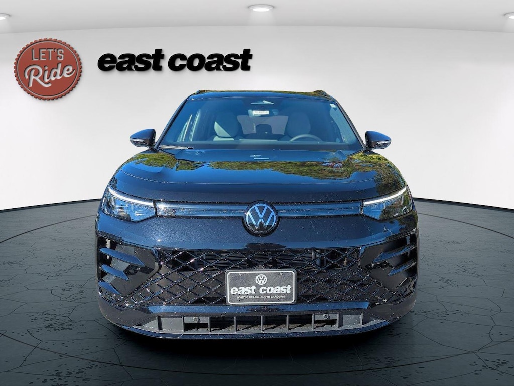 New 2026 Volkswagen Tiguan SE R-Line Black SUV