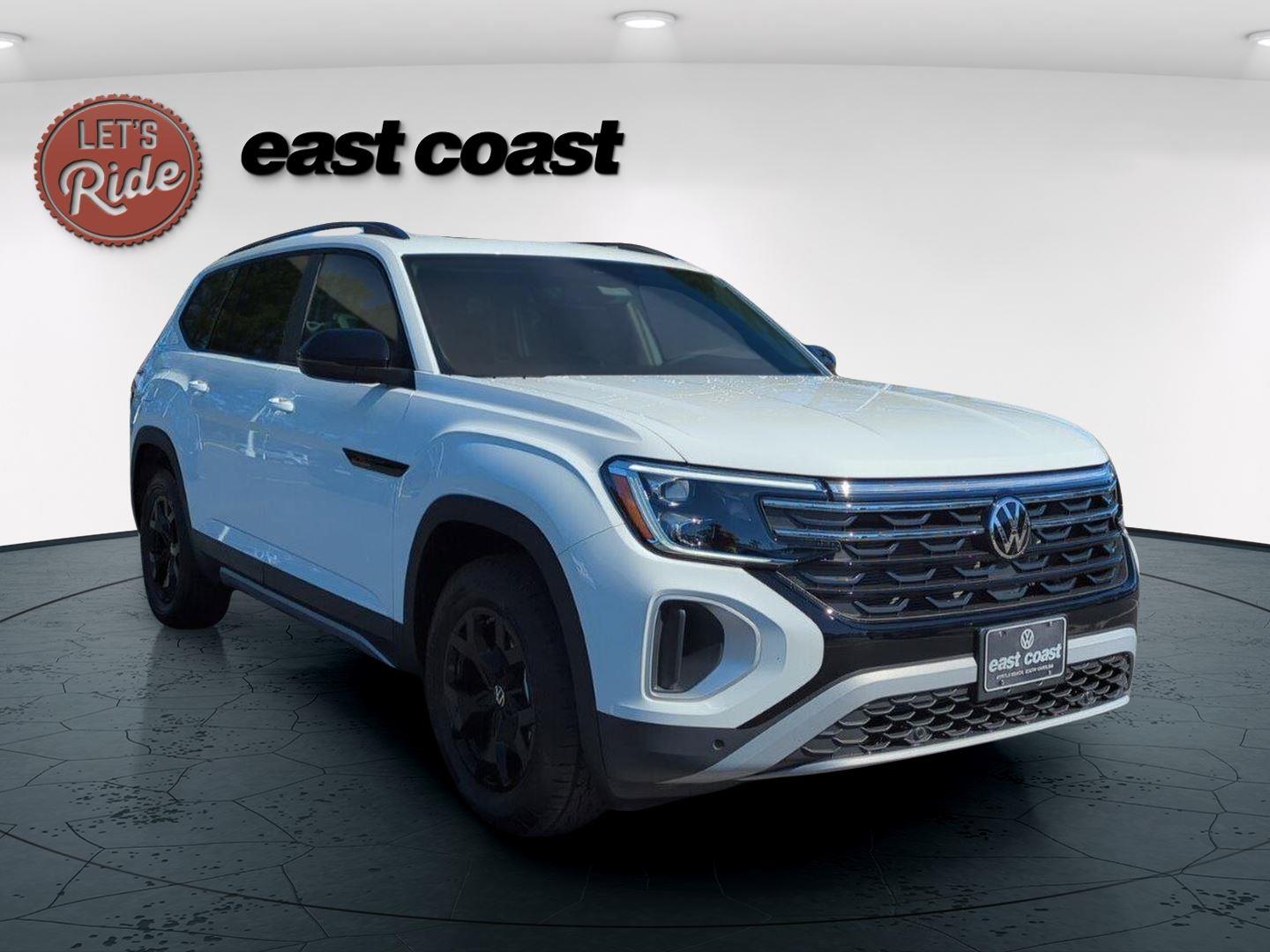 2025 Volkswagen Atlas Peak Edition SE photo 2