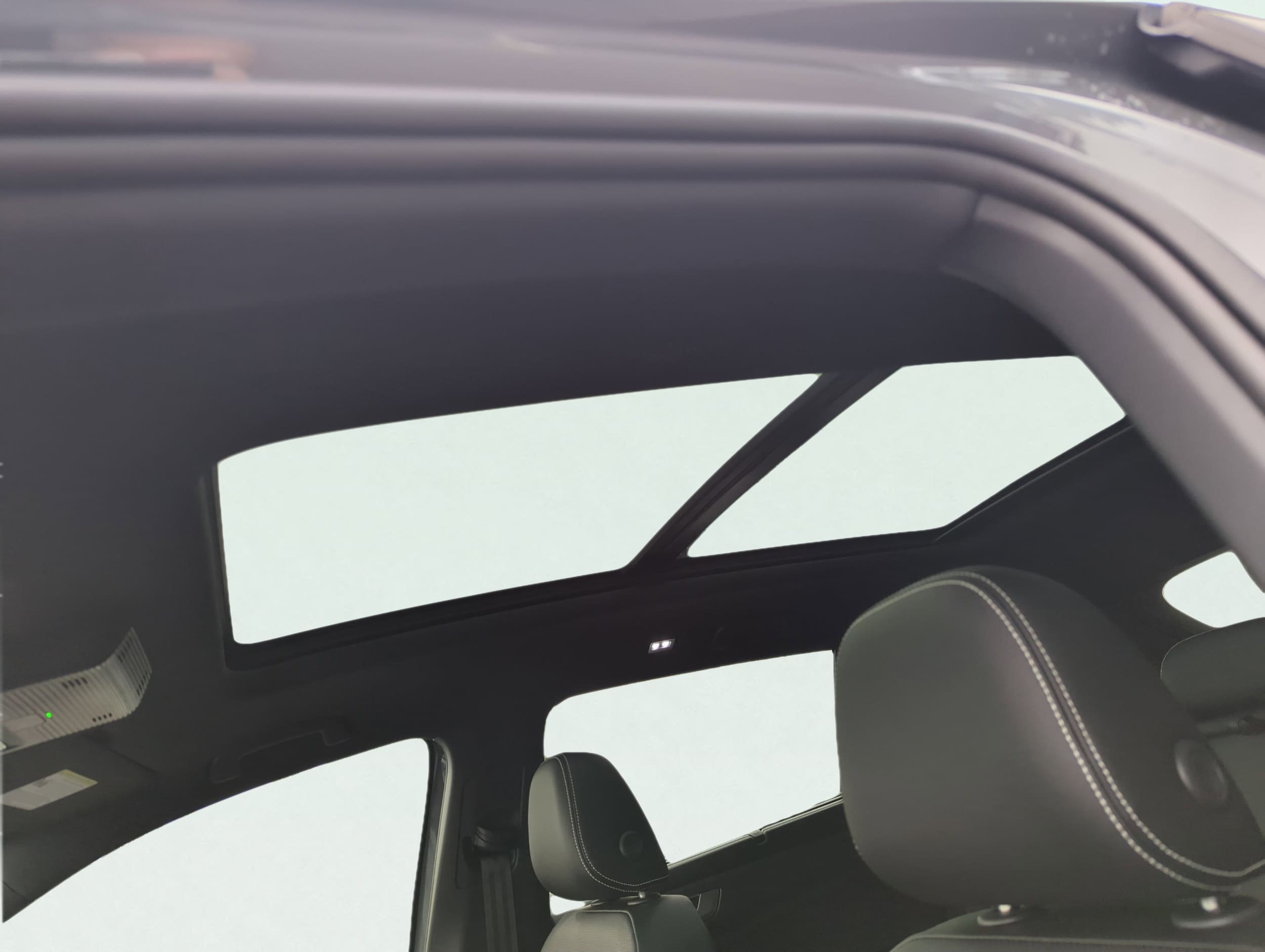 2026 Volkswagen Atlas Cross Sport SE w/Tech - Photo 15