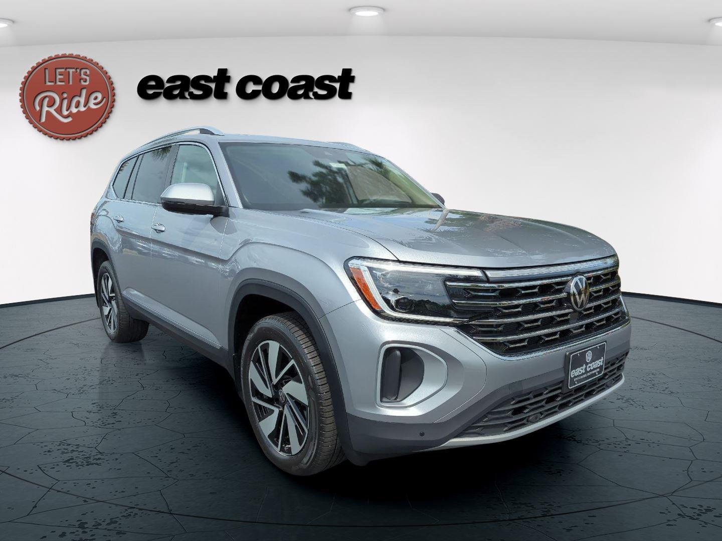 2026 Volkswagen Atlas SEL photo 2