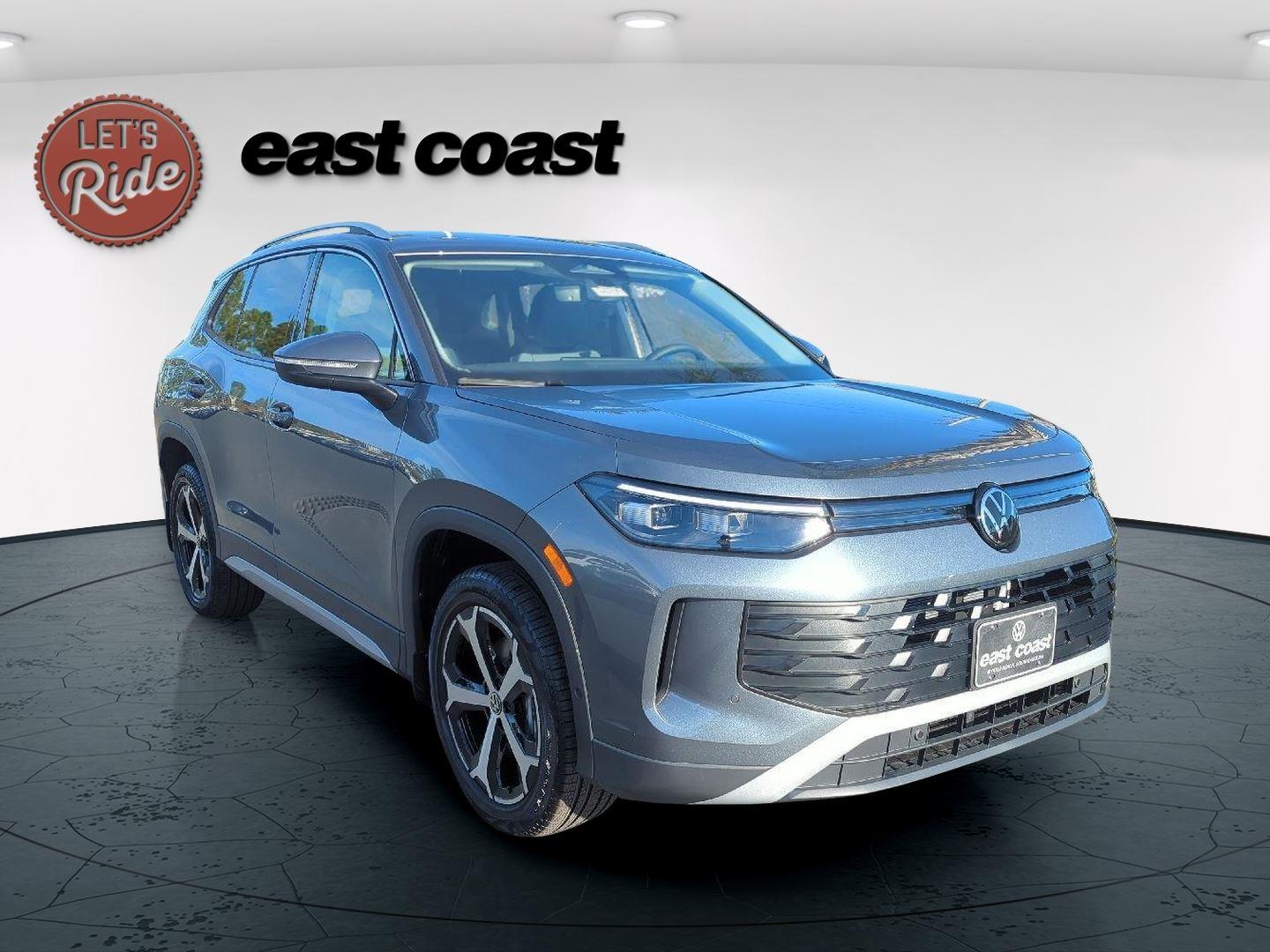 2026 Volkswagen Tiguan SE photo 3