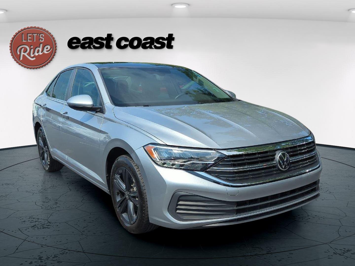 2023 Volkswagen Jetta SE photo 3