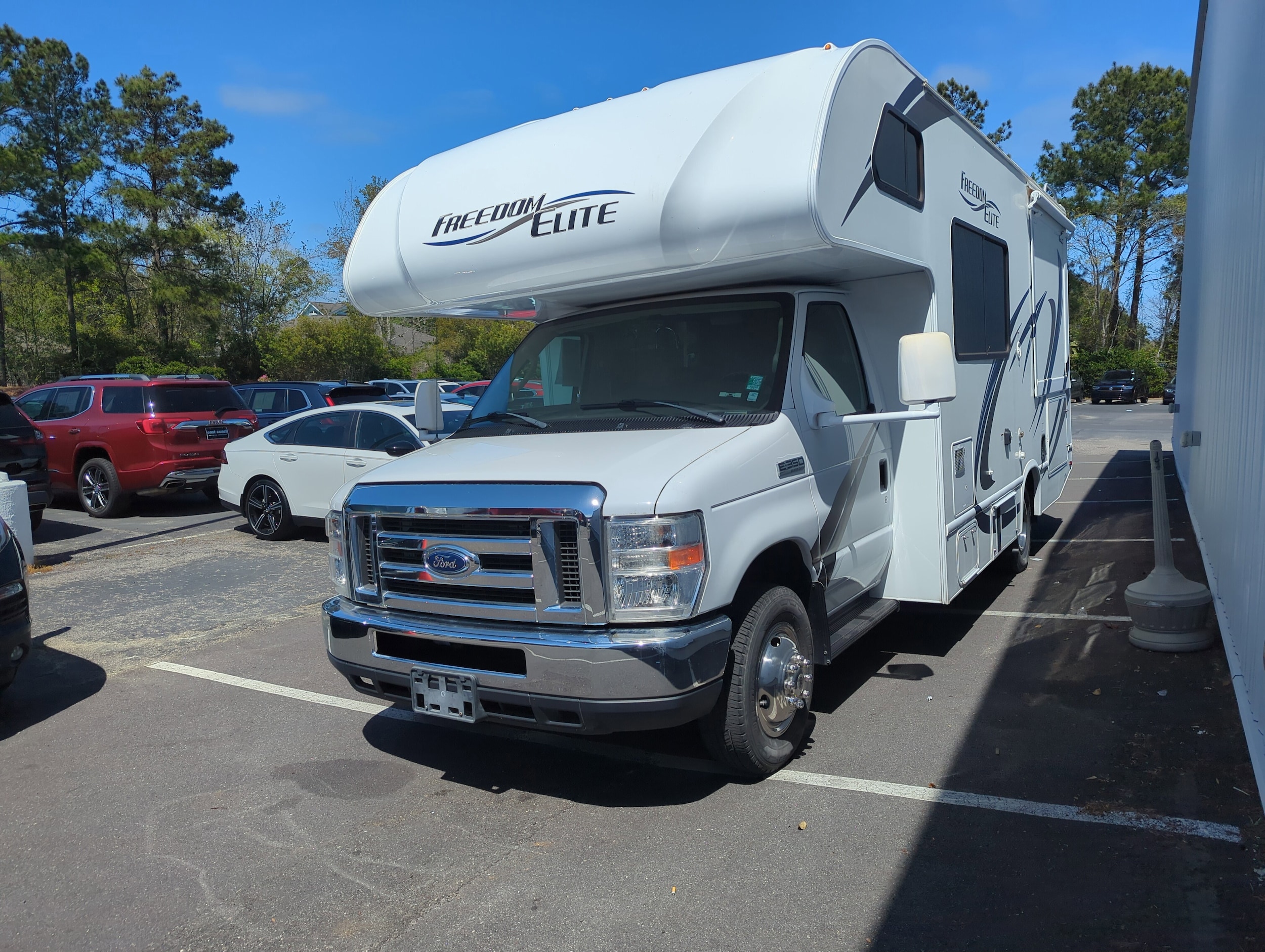 2019 Ford E-Series Cutaway Base