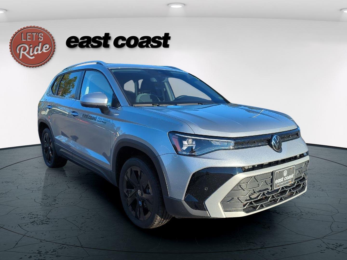 2025 Volkswagen Taos SE photo 3