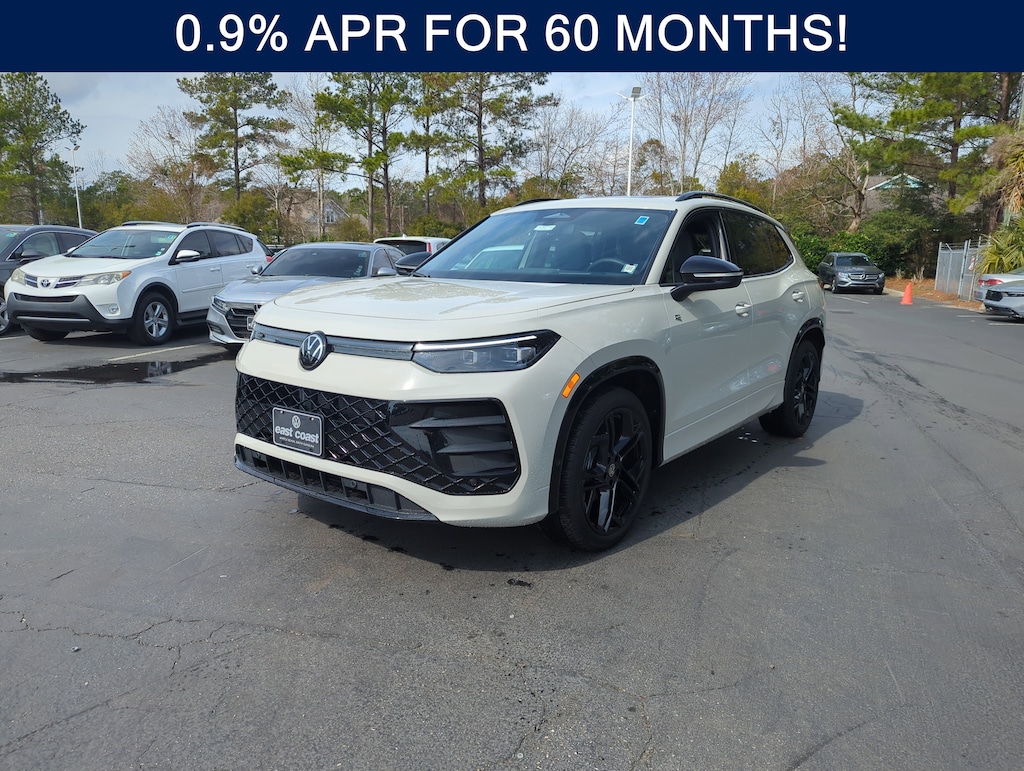 New 2026 Volkswagen Tiguan 2.0T SE R-Line Black SUV