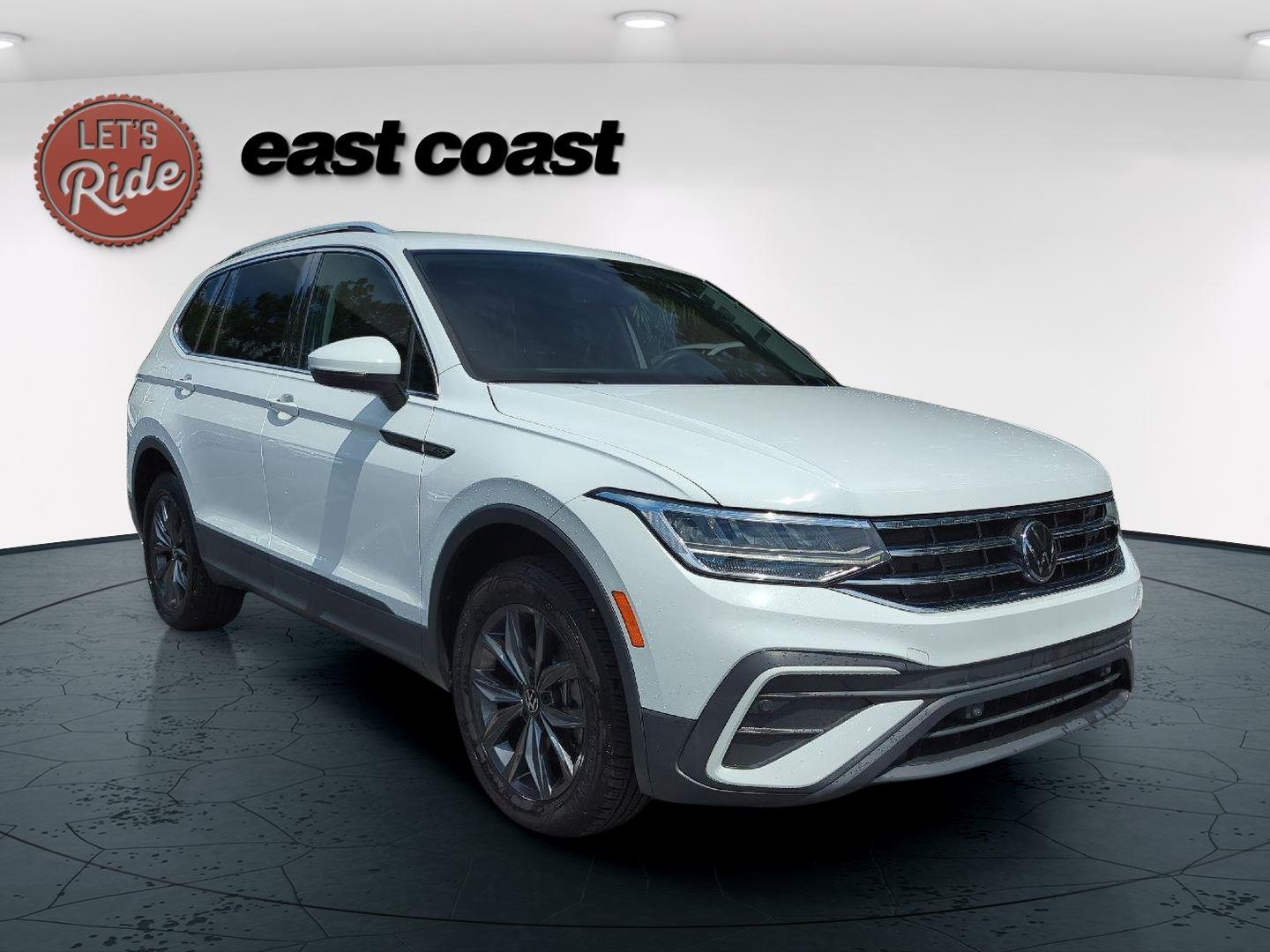 2022 Volkswagen Tiguan SE photo 2