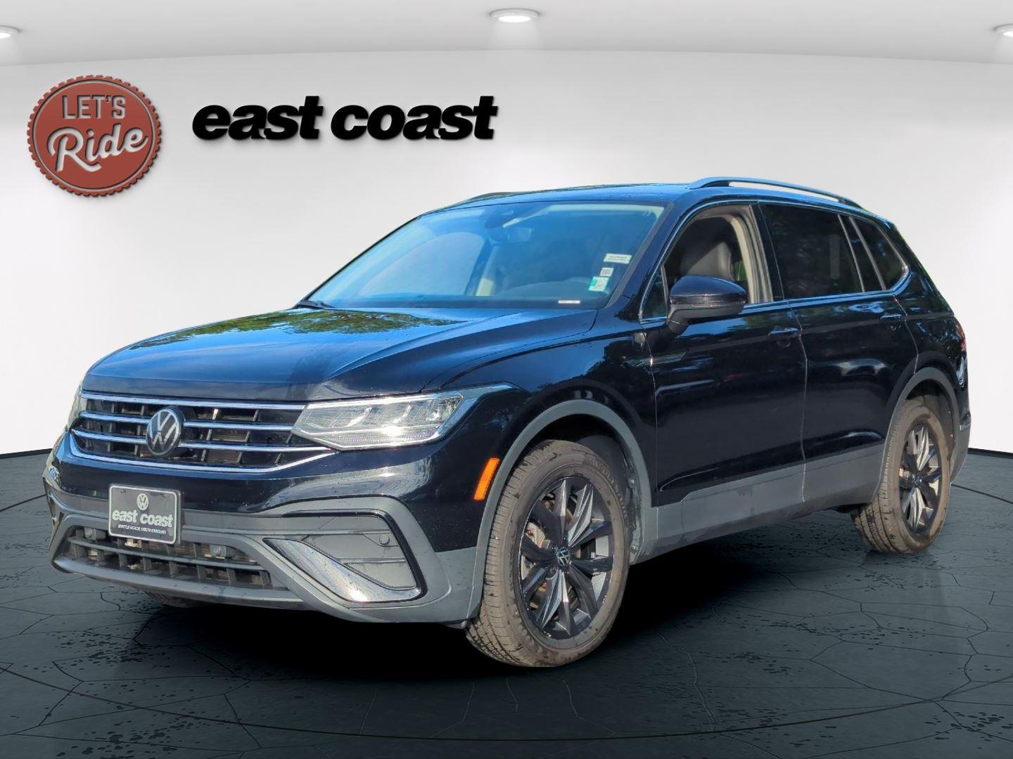 2024 Volkswagen Tiguan SE's photo