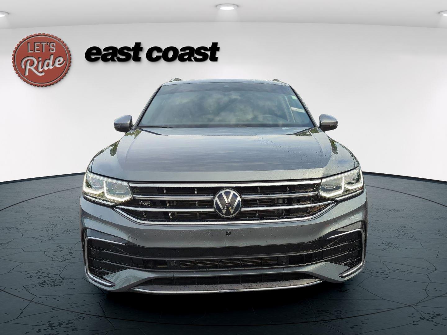 2024 Volkswagen Tiguan SEL R-Line Black photo 2