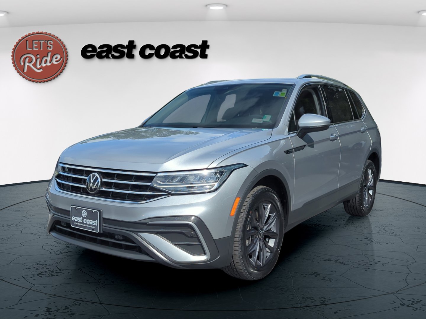 2022 Volkswagen Tiguan 2.0T SE's photo