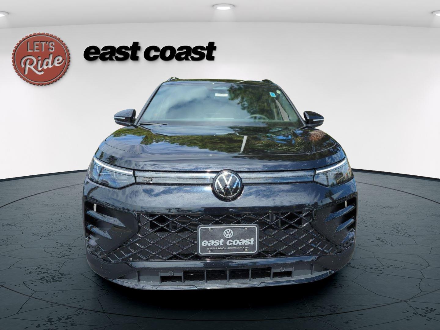 2025 Volkswagen Tiguan SE R-Line Black photo 2