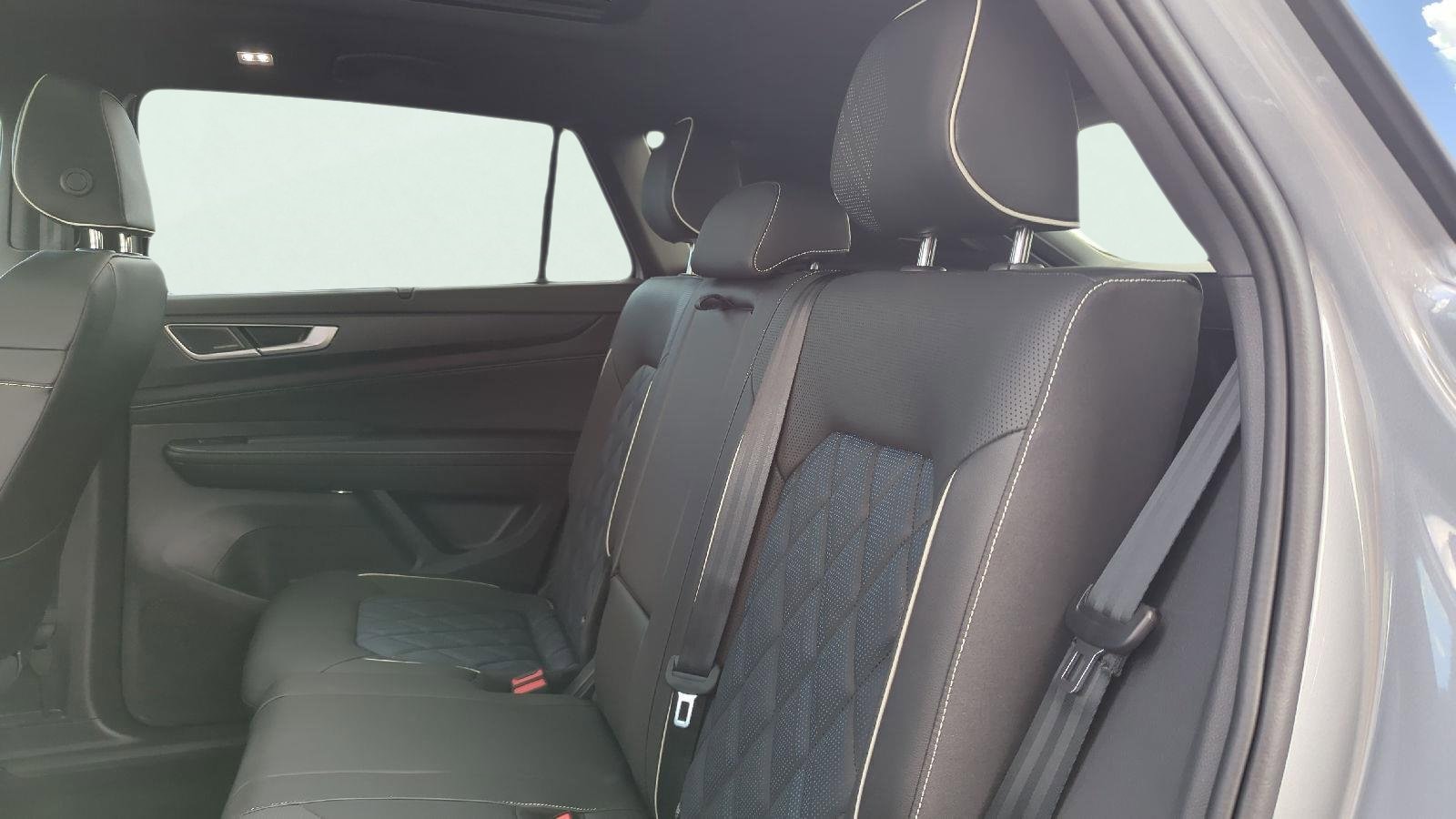 2026 Volkswagen Atlas Cross Sport SEL Premium R-LINE - Photo 16