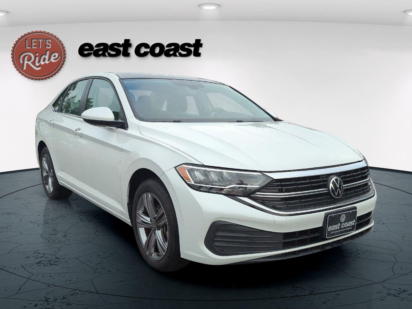 2022 Volkswagen Jetta SE photo 3
