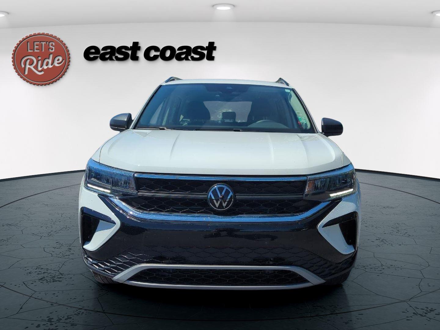 2024 Volkswagen Taos S photo 2