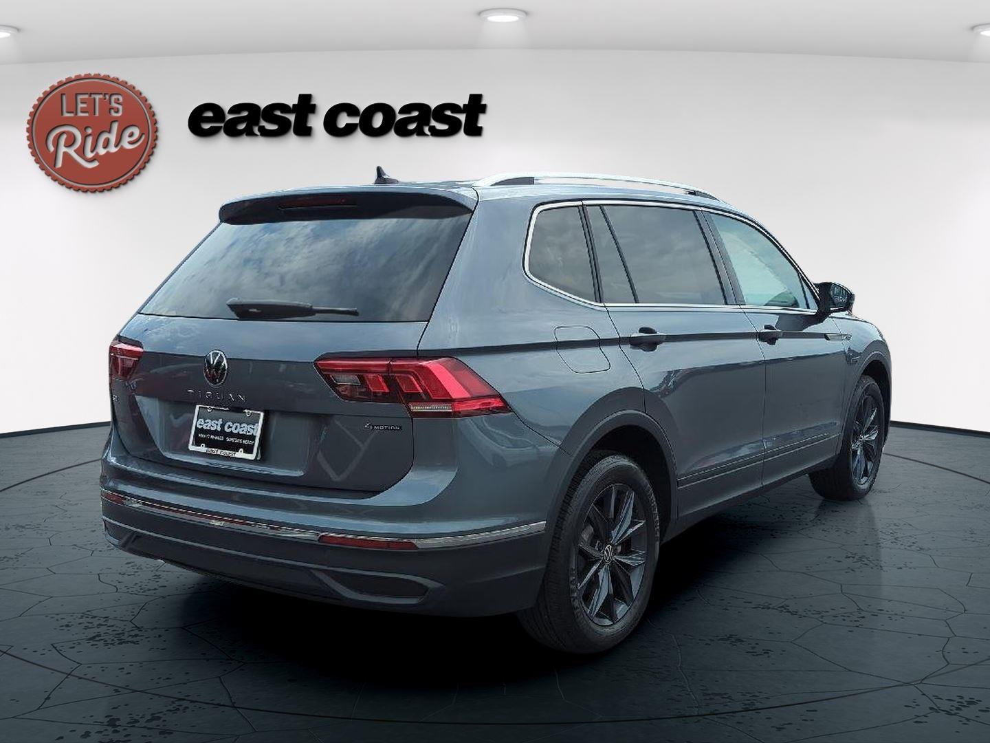 2022 Volkswagen Tiguan SE photo 3