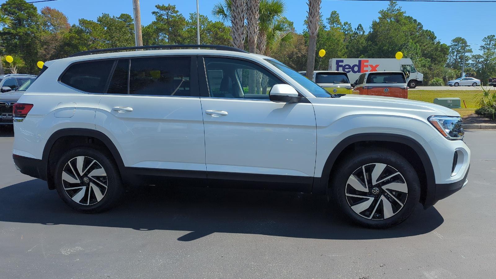 2026 Volkswagen Atlas SE Technology photo 3