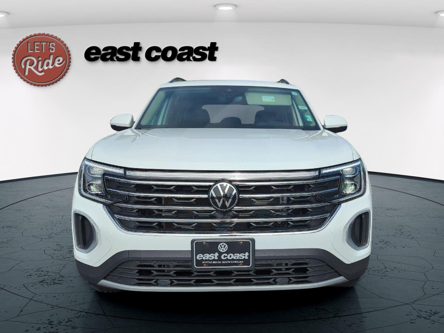 2025 Volkswagen Atlas SE photo 2