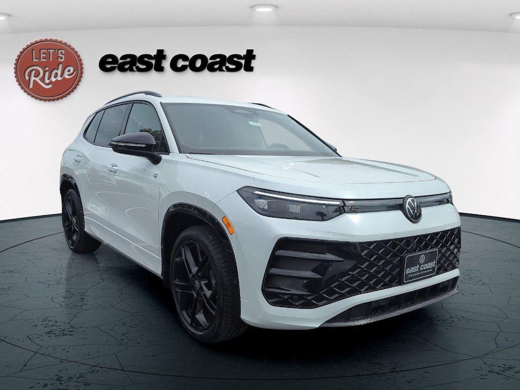 New 2026 Volkswagen Tiguan SE R-Line Black SUV