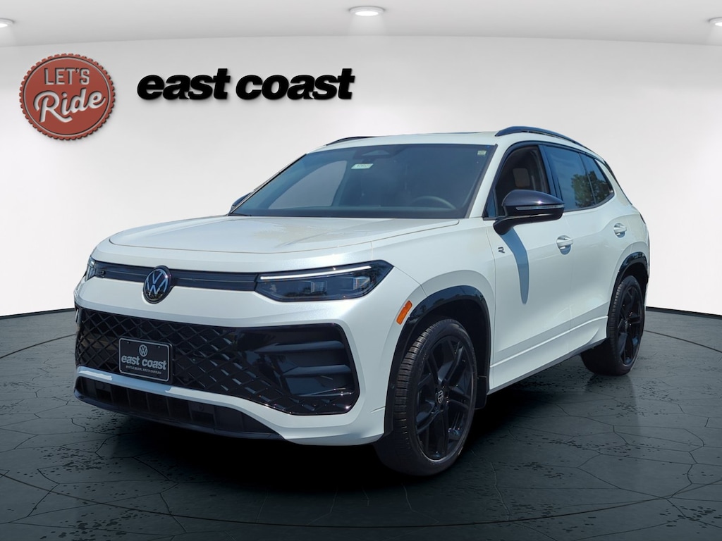 New 2026 Volkswagen Tiguan SE R-Line Black SUV