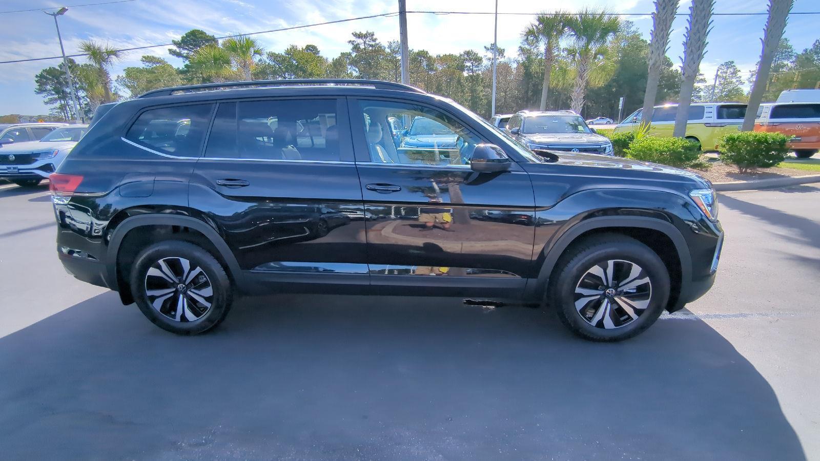 2026 Volkswagen Atlas SE photo 4