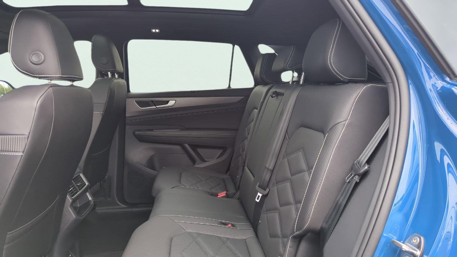 2026 Volkswagen Atlas Cross Sport SE w/Tech - Photo 14