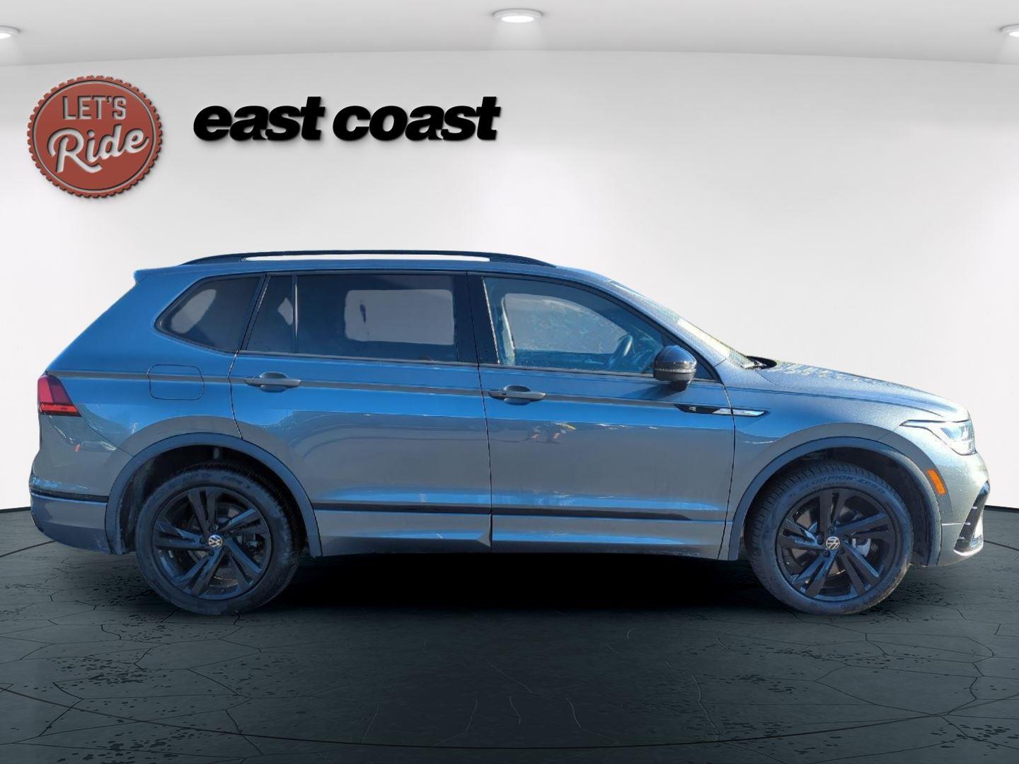 2024 Volkswagen Tiguan SE R-Line Black photo 4