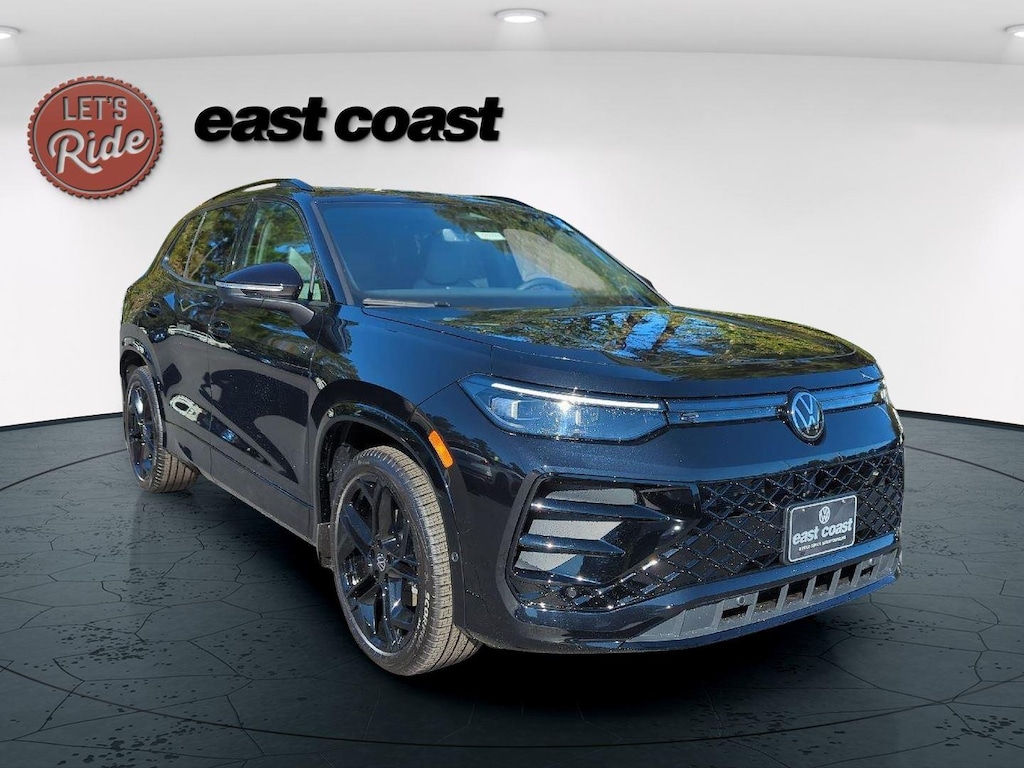 New 2026 Volkswagen Tiguan SE R-Line Black SUV