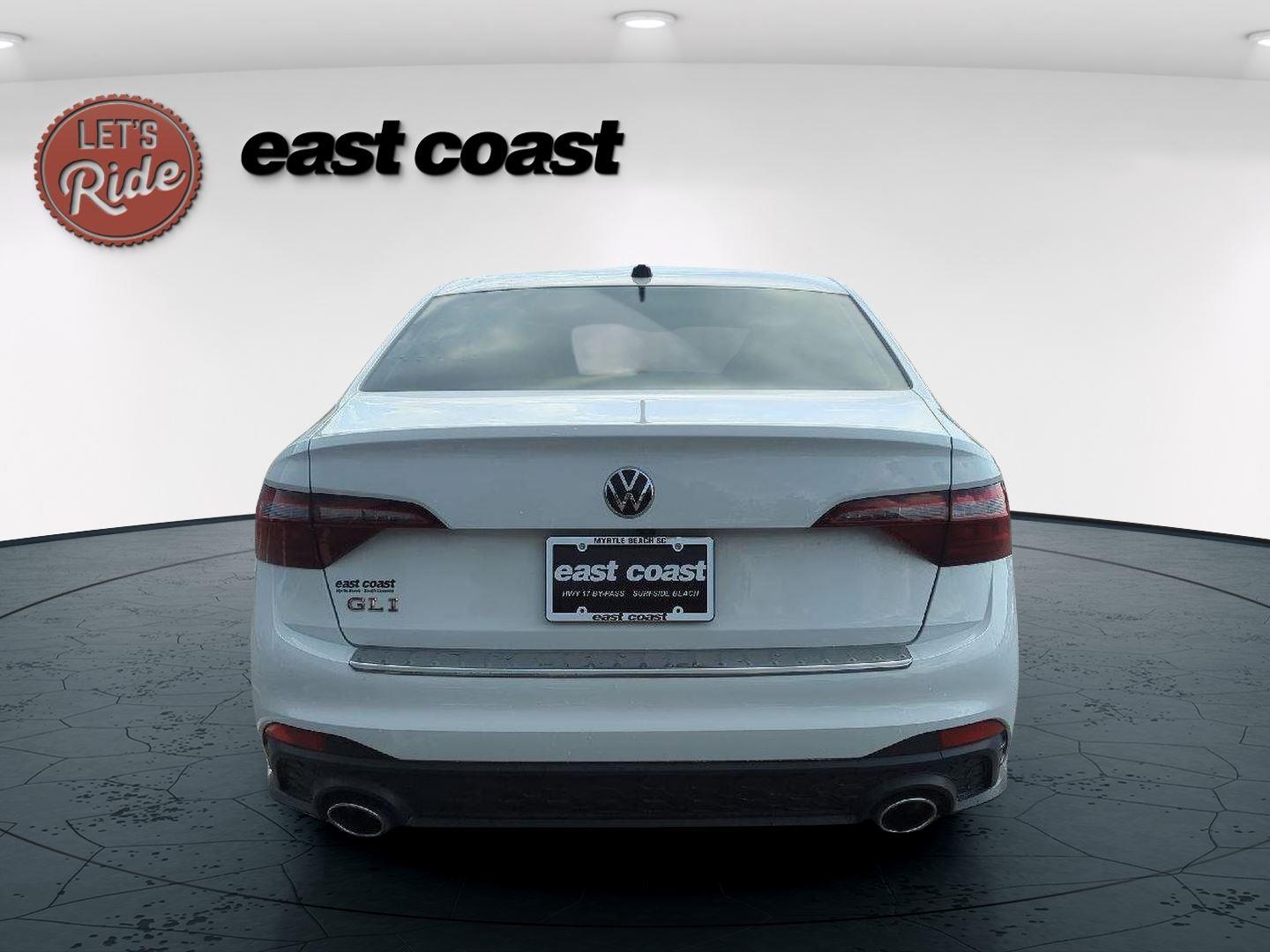 2023 Volkswagen Jetta GLI Autobahn photo 3