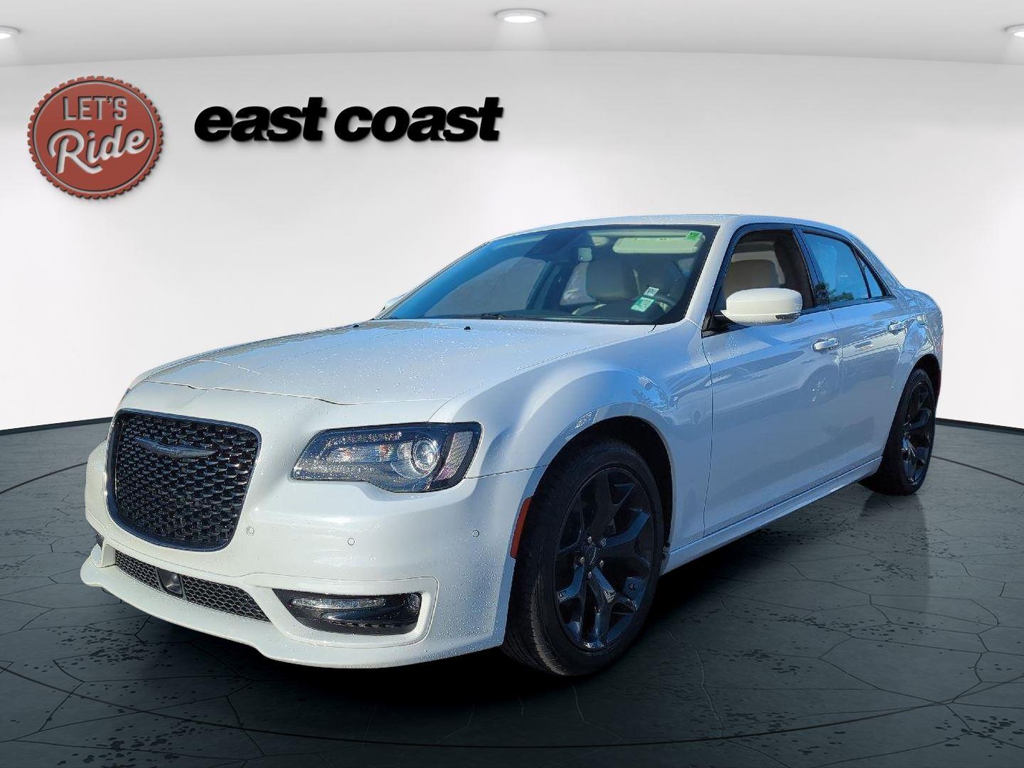 2022 Chrysler 300 Touring L's photo