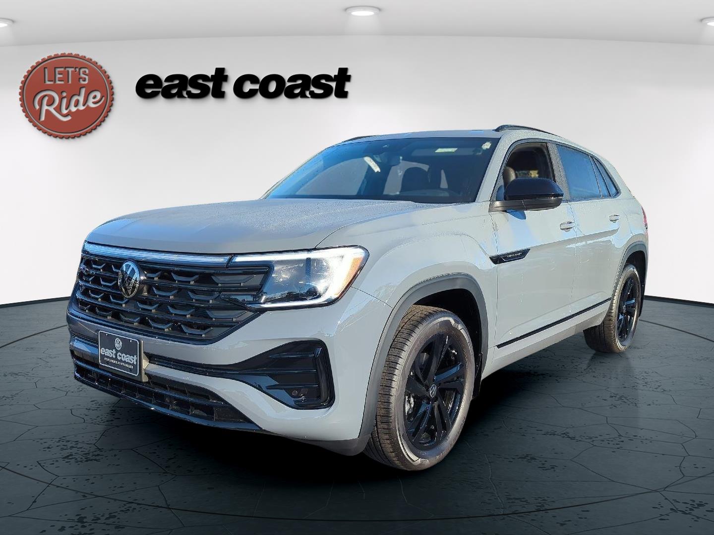 2026 Volkswagen Atlas Cross Sport SEL R-LINE's photo