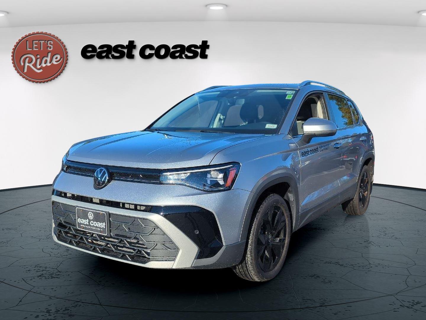 2025 Volkswagen Taos SE's photo