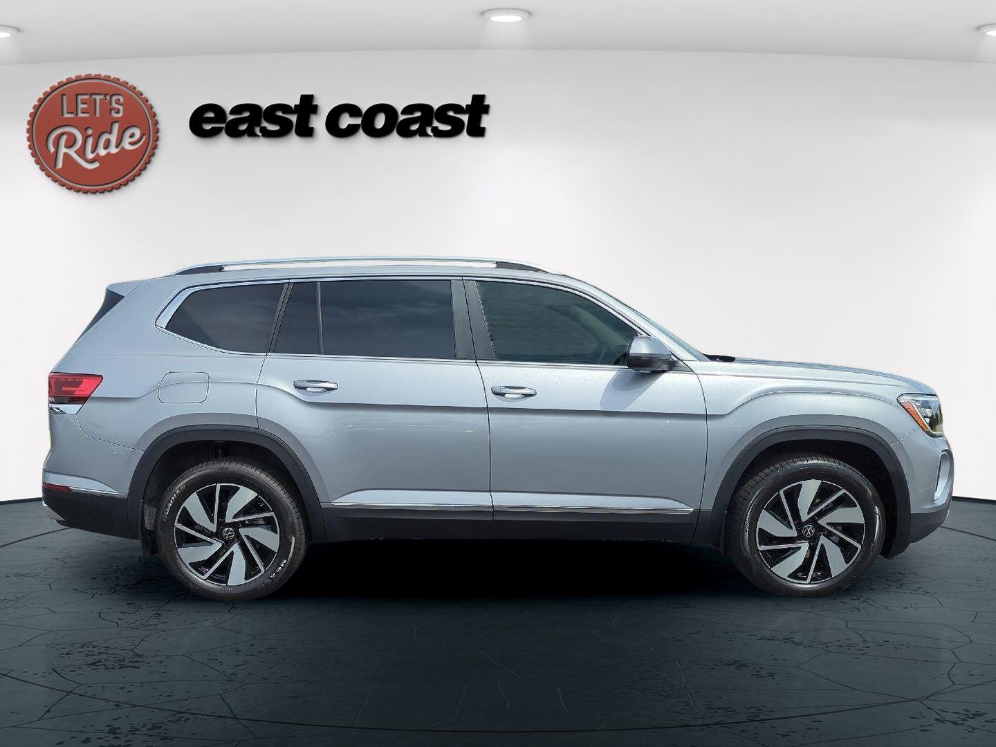 2026 Volkswagen Atlas SEL photo 3