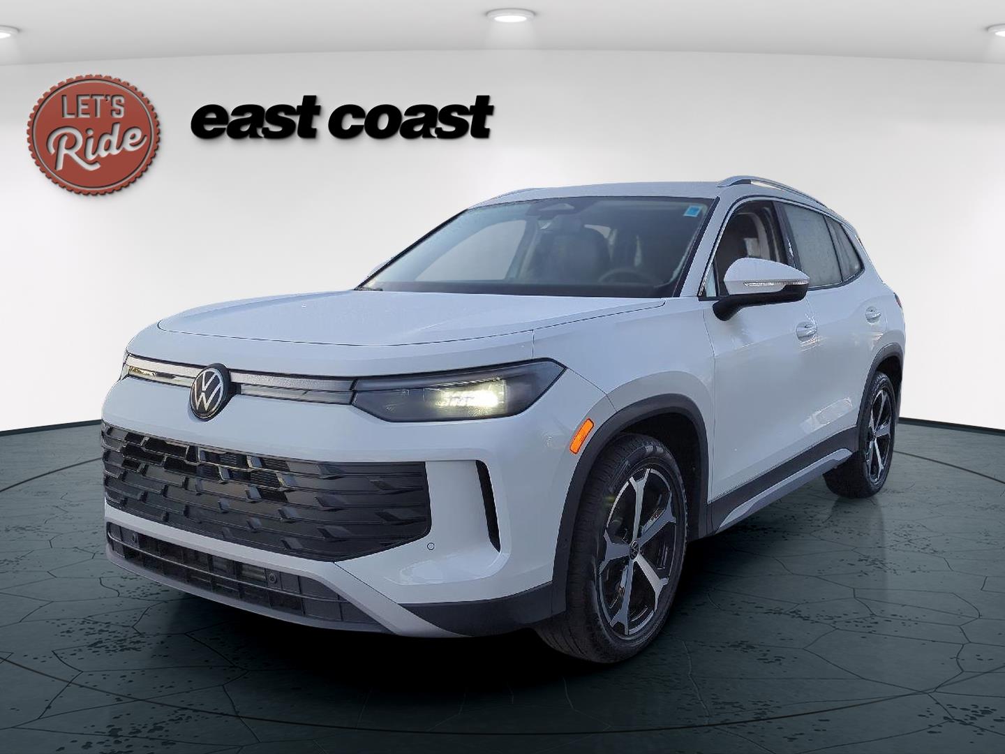 2026 Volkswagen Tiguan SE's photo