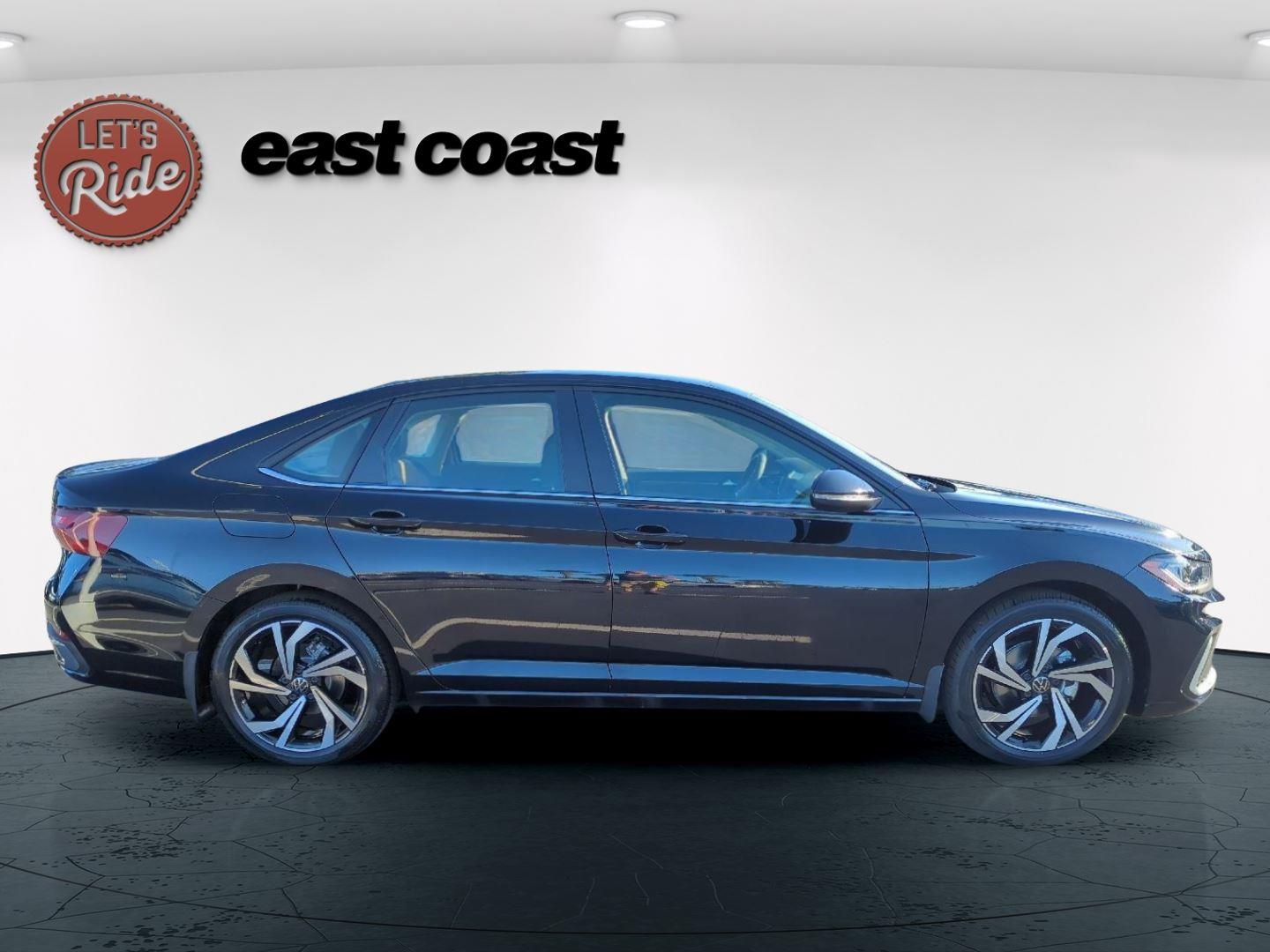 2026 Volkswagen Jetta SEL photo 4