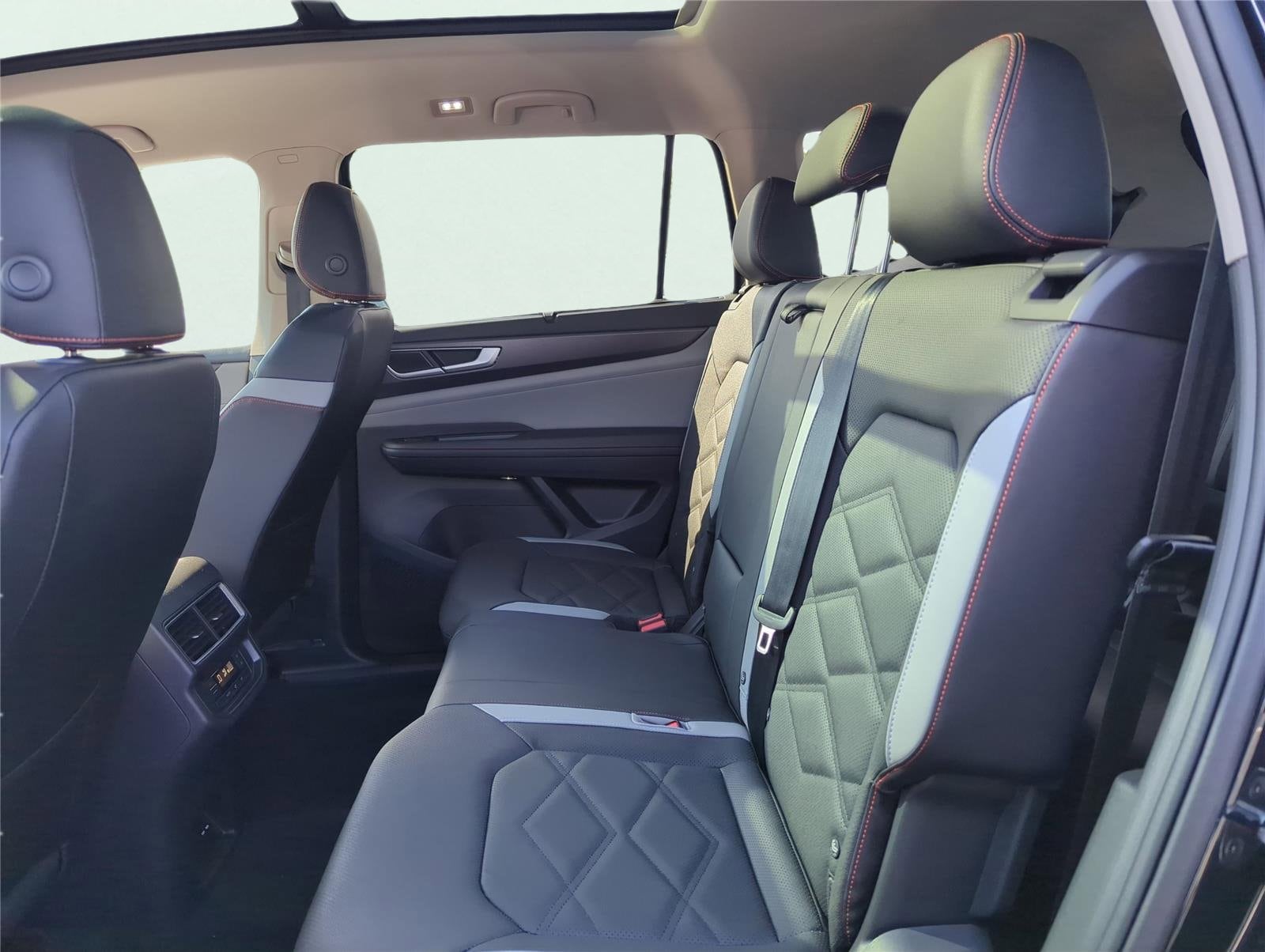 2025 Volkswagen Atlas Atlas Peak Edition - Photo 14