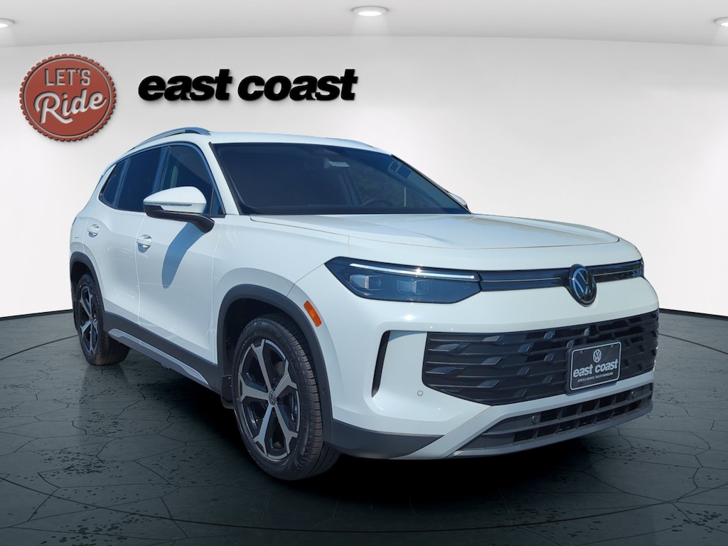 New 2026 Volkswagen Tiguan SE SUV
