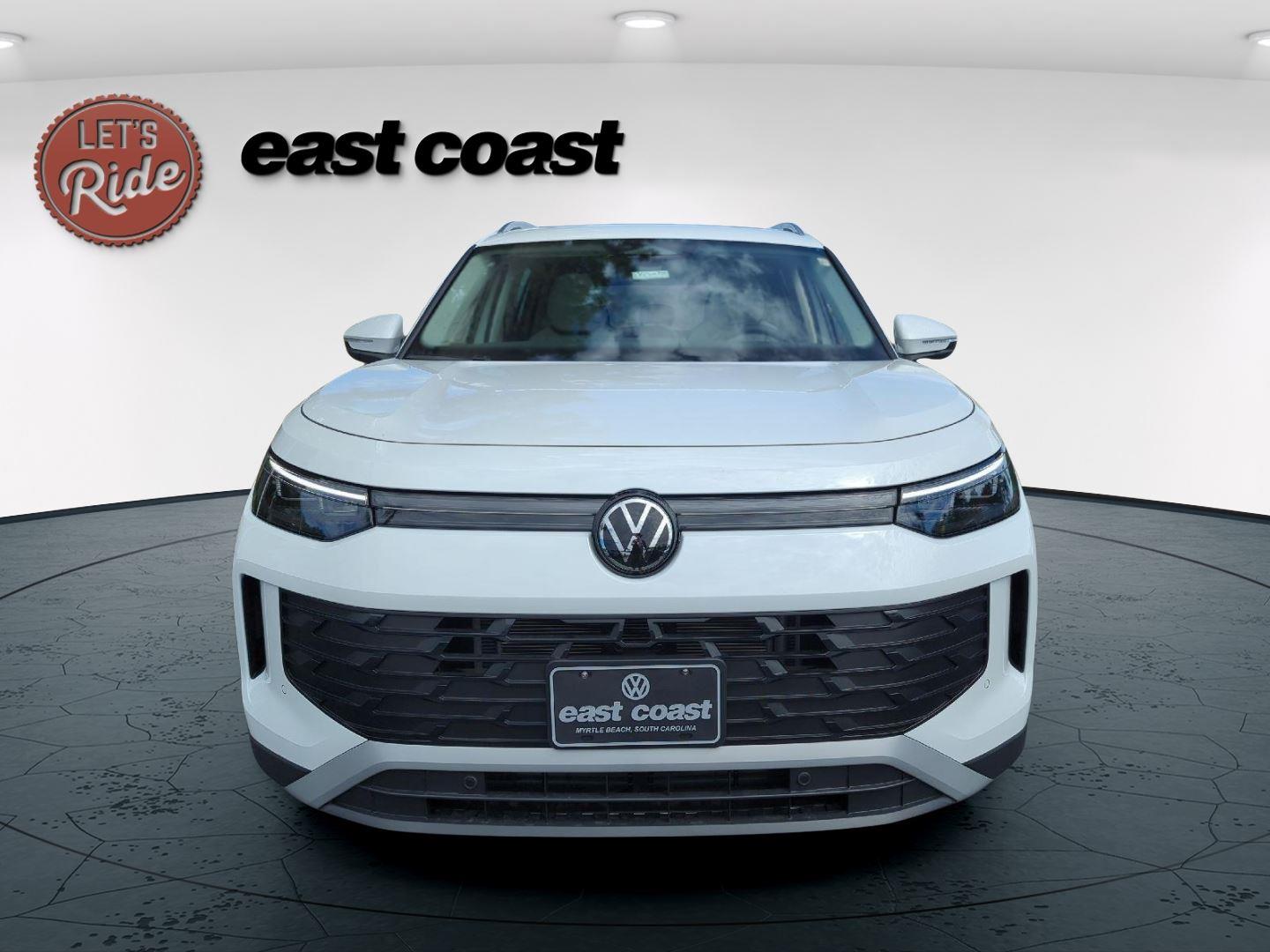 2025 Volkswagen Tiguan SE photo 2