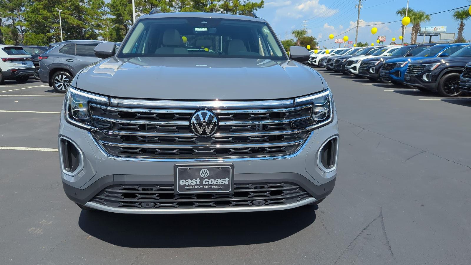 2026 Volkswagen Atlas SE Technology photo 2