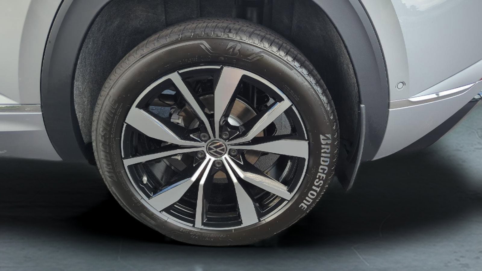 2026 Volkswagen Atlas Cross Sport SEL Premium R-LINE - Photo 13