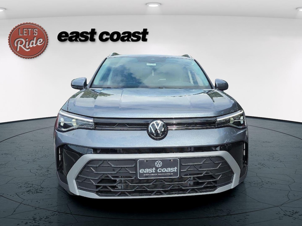 New 2025 Volkswagen Taos SE SUV