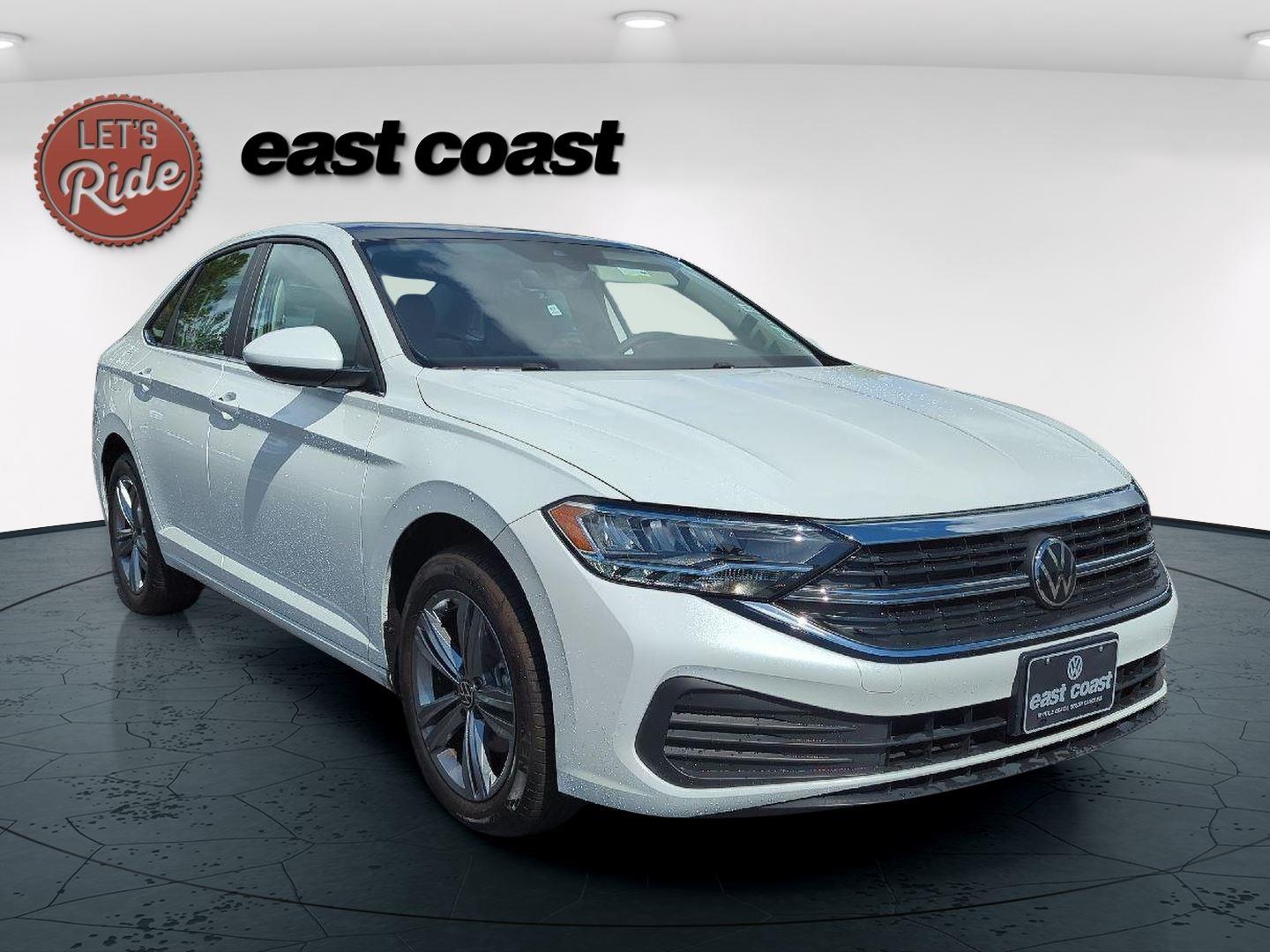 2023 Volkswagen Jetta SE photo 3