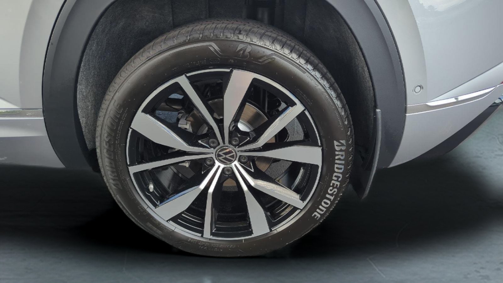 2026 Volkswagen Atlas Cross Sport SEL Premium R-LINE - Photo 13